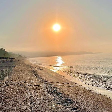 Escapada Familiar En Torrox Costa A 100M De La Playa, Vistas Al Mar Y Parking Gratis Apartment Ngoại thất bức ảnh
